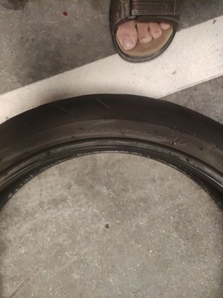 Neumatico delantero 120/70 r17