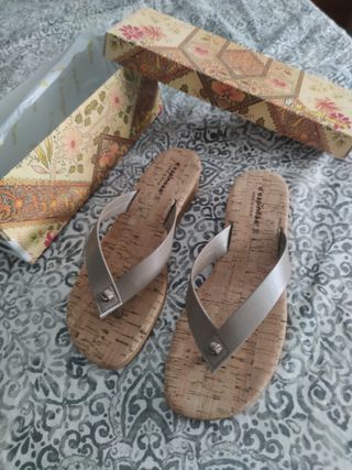 Sandalias de dedo