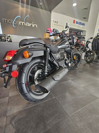 UM VEGAS 300 NUEVA de segunda mano por EUR en Elx/Elche en