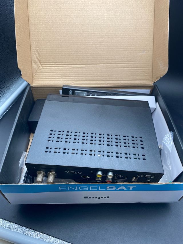 RECEPTOR SATELITE ENGELSAT RS8100Y NUEVO