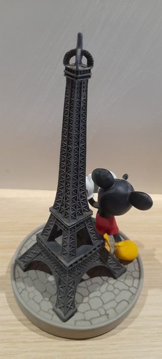 Figura Disney Paris torre Eiffel