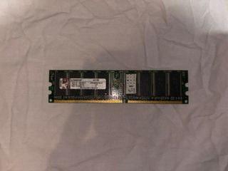 Memoria RAM Kingston 1GB (LEER)