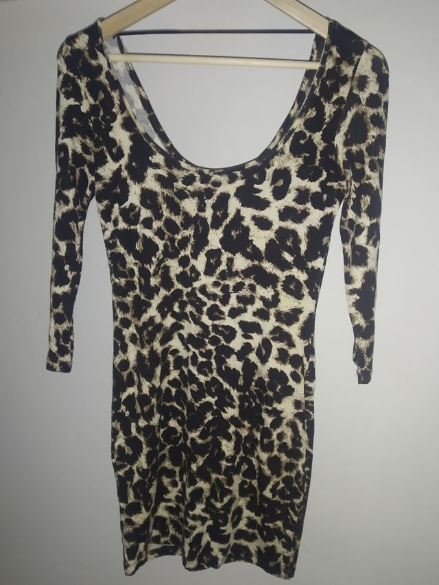 Vestido animal print. De Bershka.