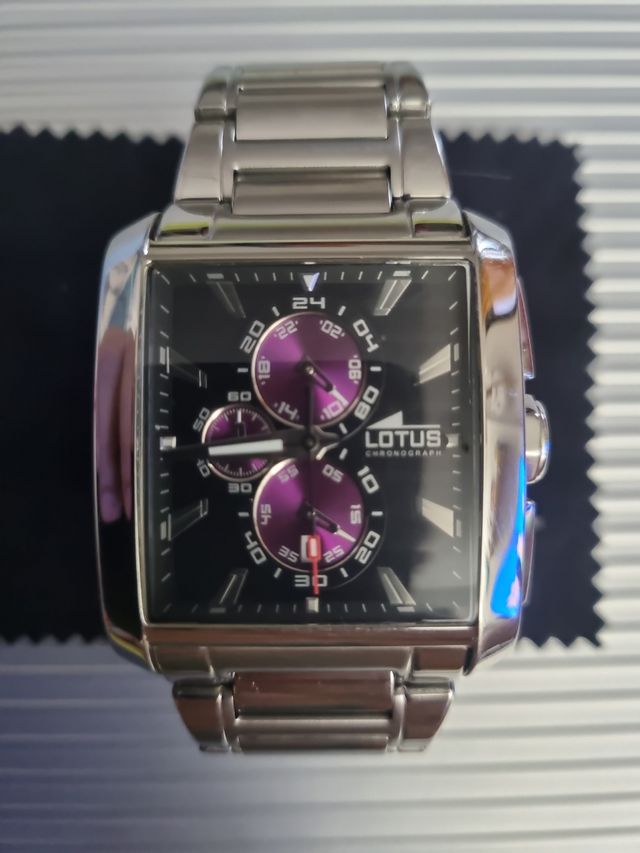 Reloj Lotus