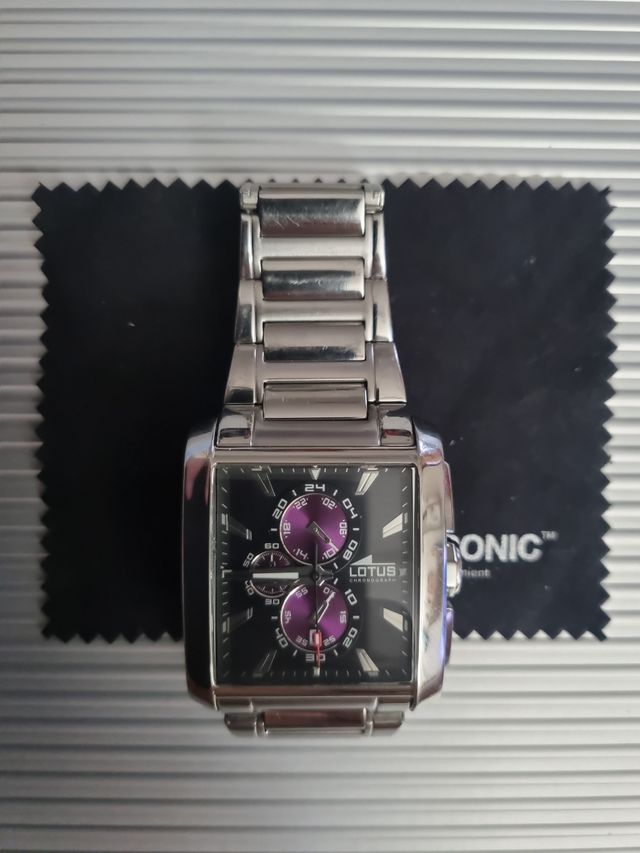 Reloj Lotus