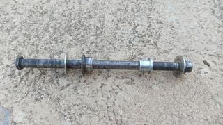 Eje rueda trasera Yamaha XT660