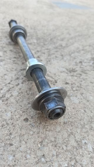 Eje rueda trasera Yamaha XT660