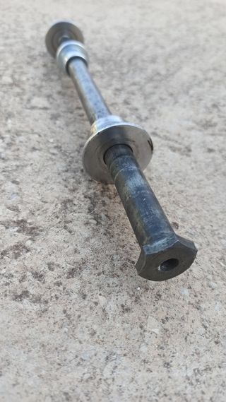 Eje rueda trasera Yamaha XT660