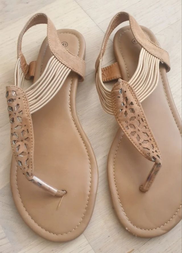 SANDALIA PLANA PARA MUJER