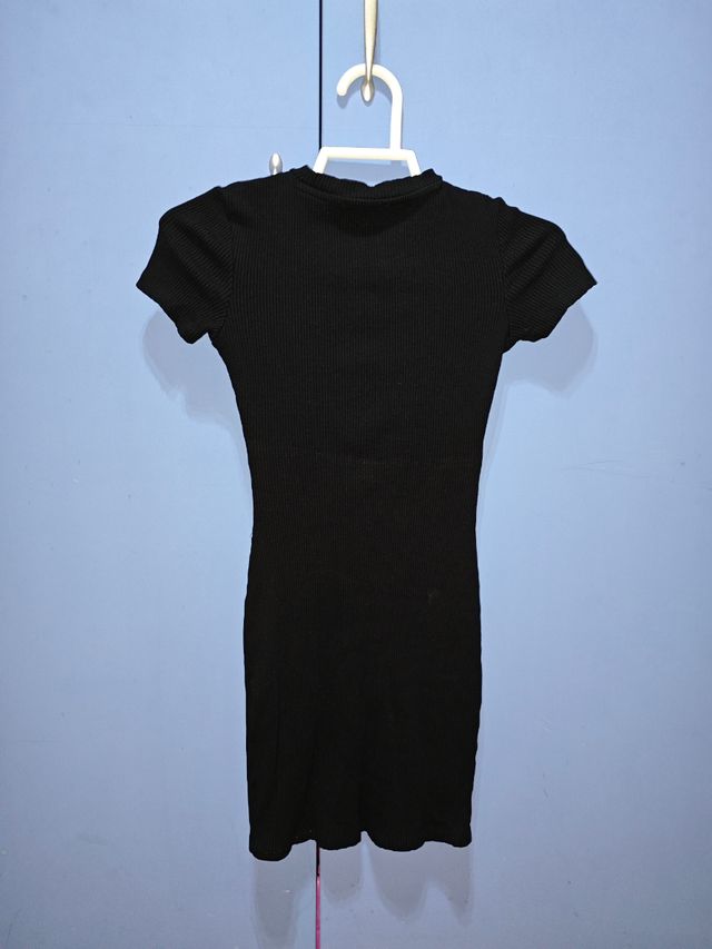 Vestido negro Bershka