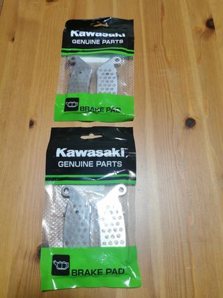 Pastillas de freno delantero Kawasaki.