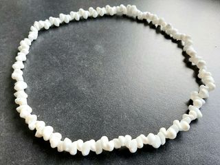 Collar de Caracolas de Porcelana 