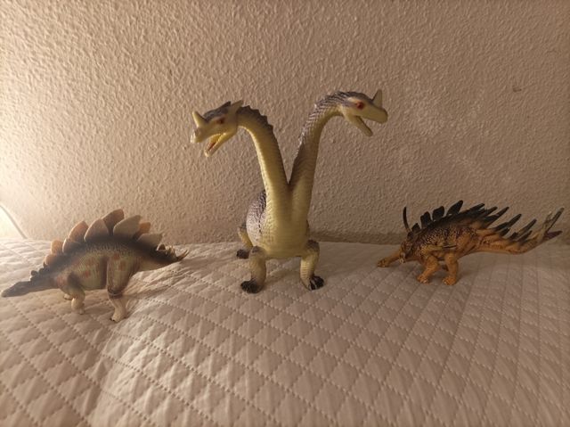 Dragón+pareja de dinosaurios