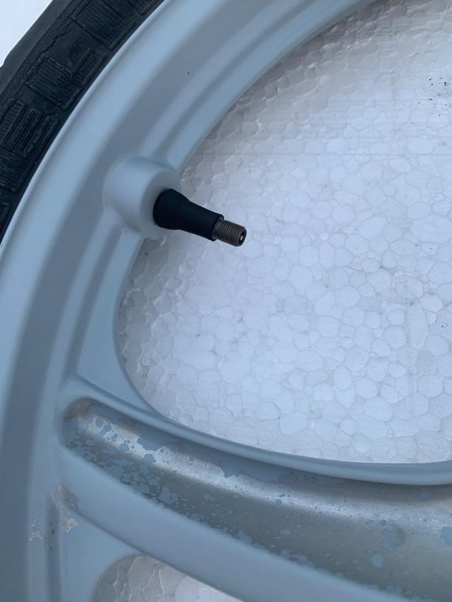 LLANTA DELANTERA VESPINO VELOFAX