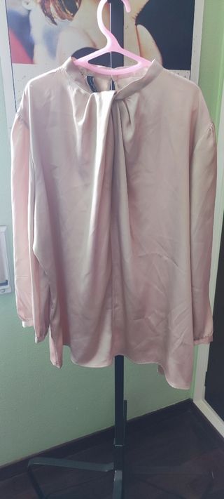 Camisa dorada Brillo satén Mango