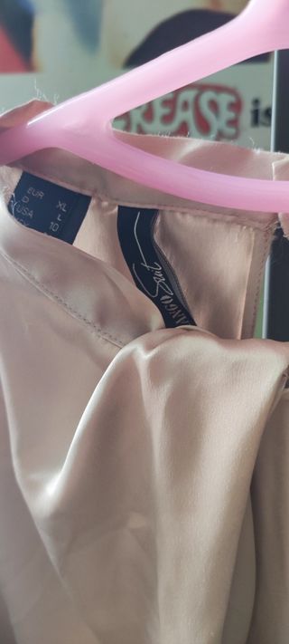 Camisa dorada Brillo satén Mango