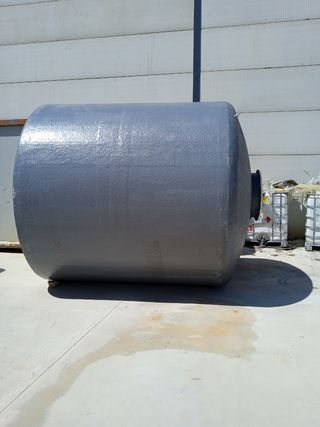 Depósito de poliéster reforzado