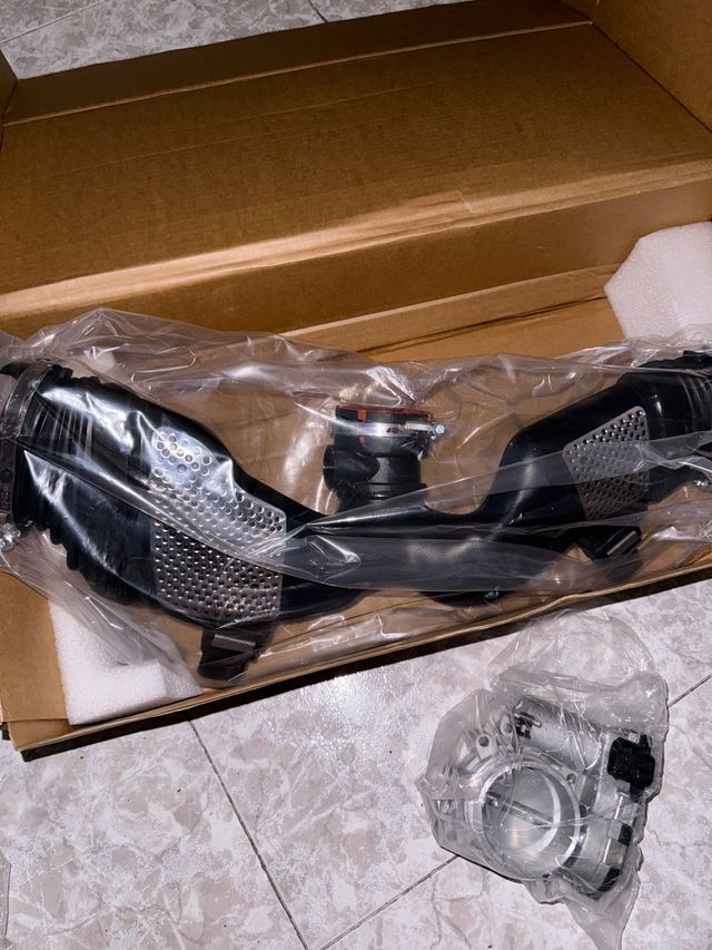 Caudalímetro y cuerpo de aceleración. Mercedes C