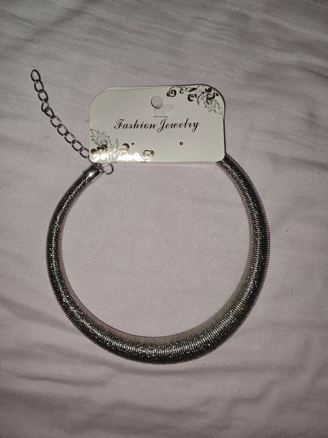 Gargantilla plateada