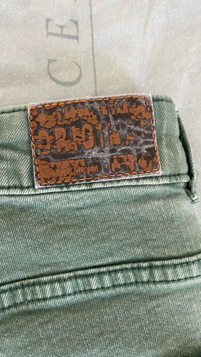 Pantalon vaquero verde