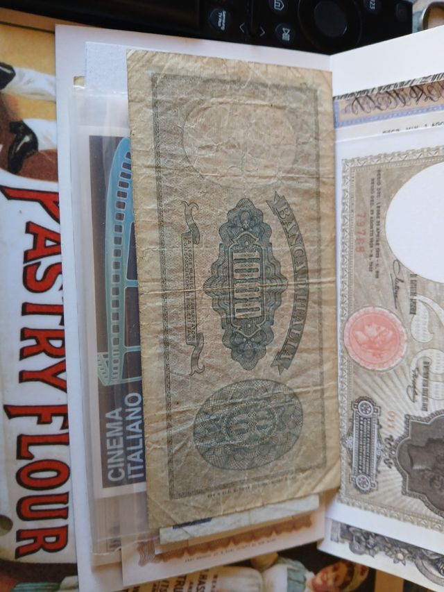 Due banconote da 1000 lire Repubblica