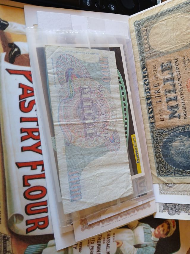 Due banconote da 1000 lire Repubblica