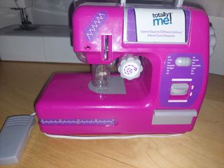 Maquina de coser de juguete 