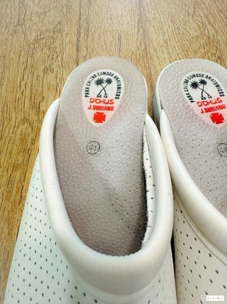 Zuecos blancos número 41 anatómicos