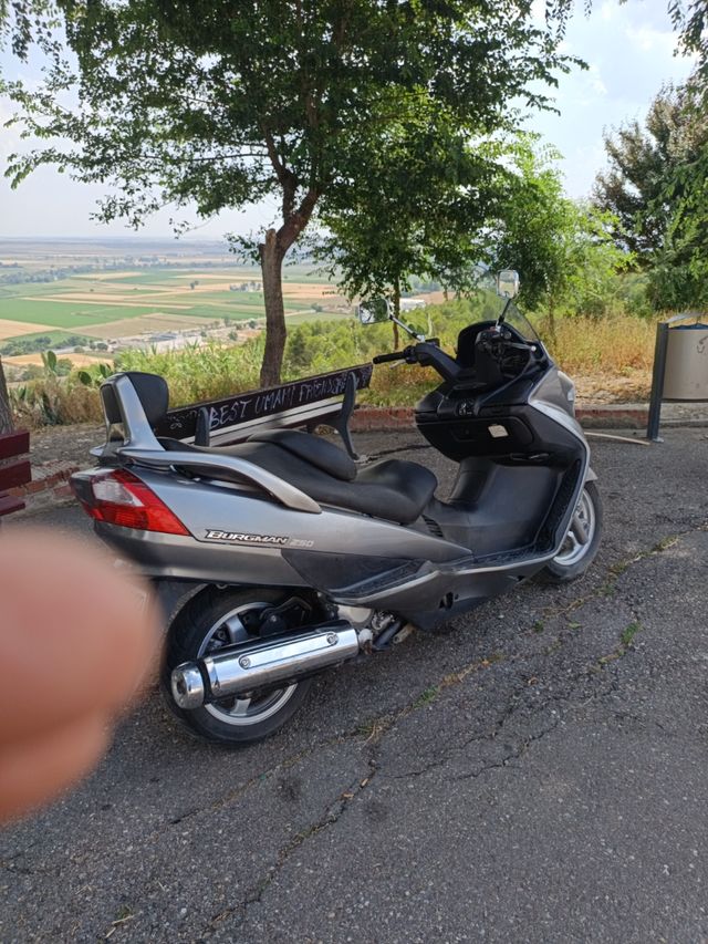 Suzuki burgman 250. 2006