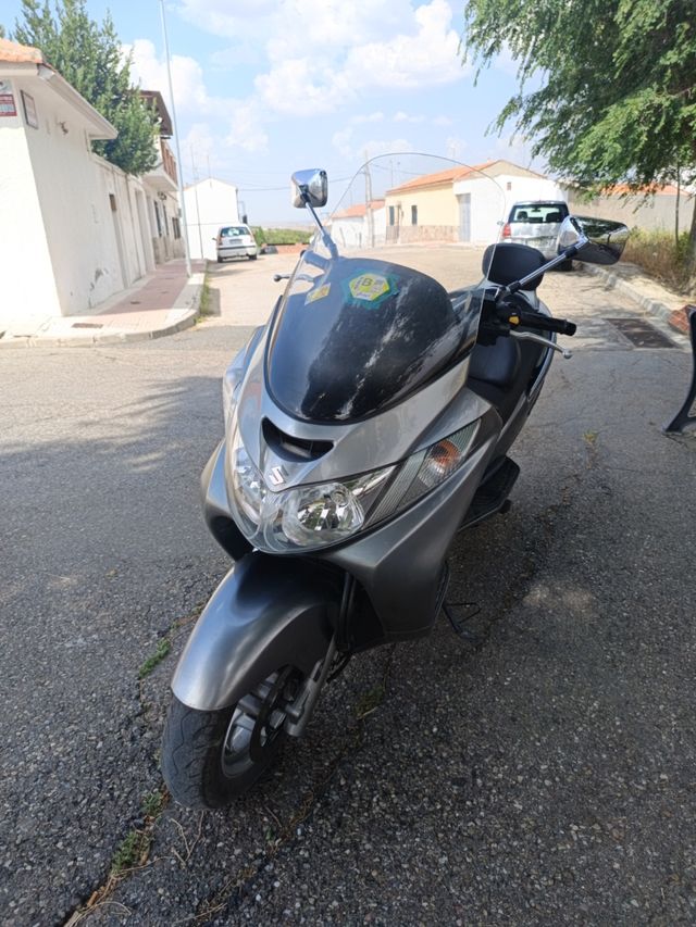 Suzuki burgman 250. 2006