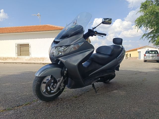 Suzuki burgman 250. 2006