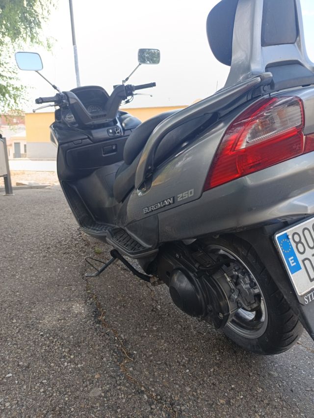 Suzuki burgman 250. 2006