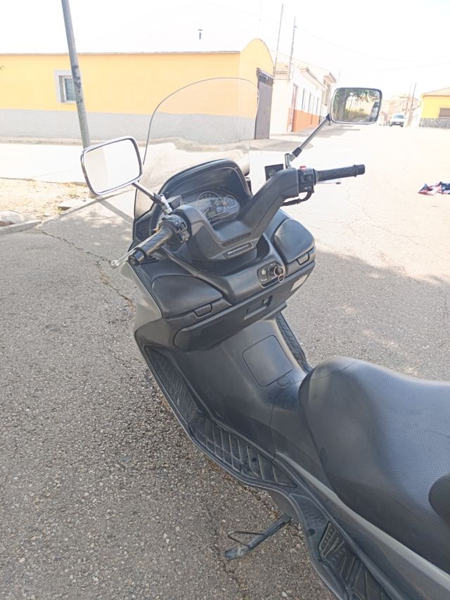 Suzuki burgman 250. 2006