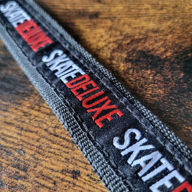 Colgante (Lanyard) de Skate Deluxe