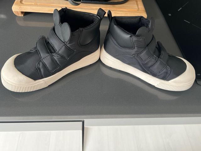 Botas Mickey Zara talla 28