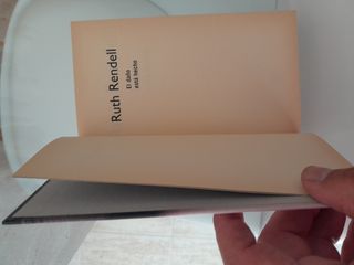 Libro de novela negra e intriga