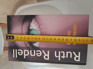Libro de novela negra e intriga