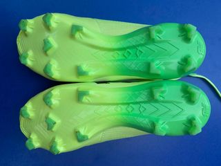 Botas de fútbol New Balance Furon