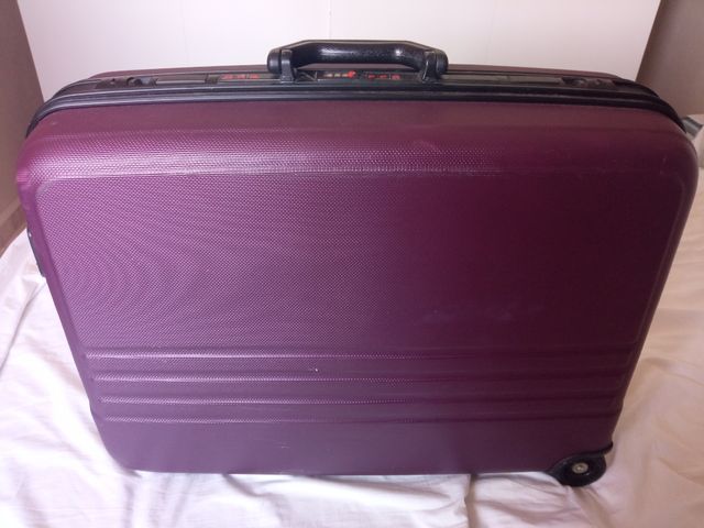 Maleta mediana rígida