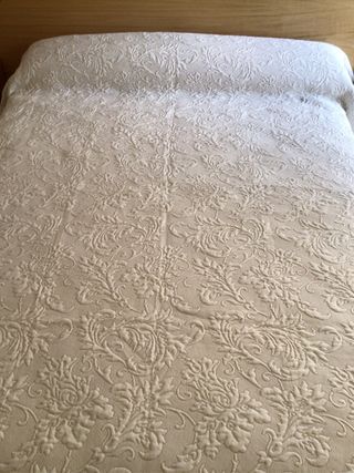 Colcha cama ( colchón 150 )