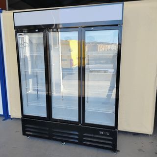 AL 🔲 Armario Expositor 3 Puertas