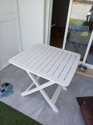 Mesa blanca plástico( poliprolipeno)plegable 
