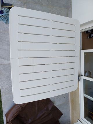 Mesa blanca plástico( poliprolipeno)plegable 