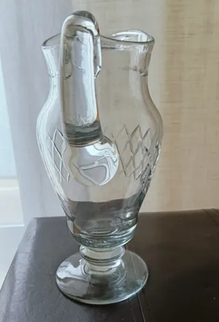 Jarra antigua de cristal