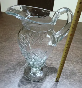 Jarra antigua de cristal
