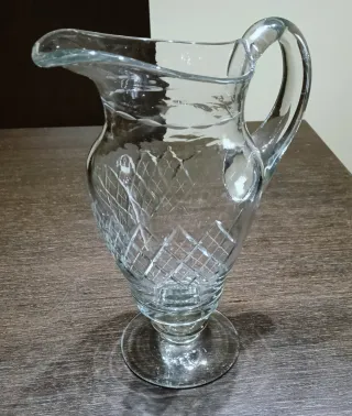 Jarra antigua de cristal