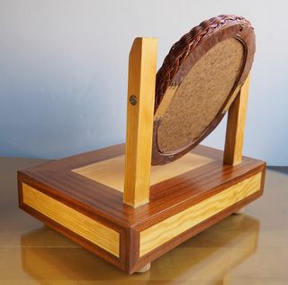 Tocador. Espejo de mesa con cajón.