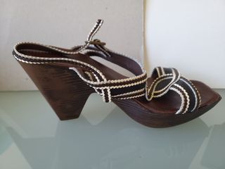 Sandalias con plataforma. Marca Sole