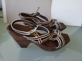 Sandalias con plataforma. Marca Sole
