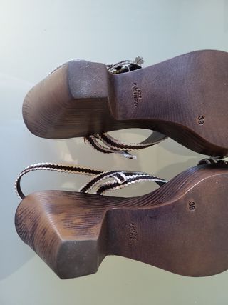 Sandalias con plataforma. Marca Sole